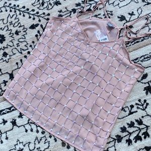 NWT CR Decorative Top!✨